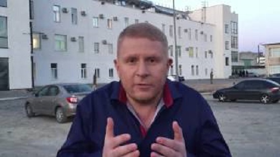 Привет. У тебя, случайно, георгиевской ленточки нет? Просто какой-то мудак… , – Иванищев