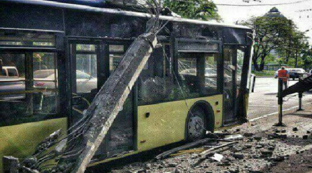 На Дорогожичах водитель троллейбуса снес столб