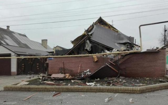 Вести с передовой: боевики атакуют, горят дома мирных жителей