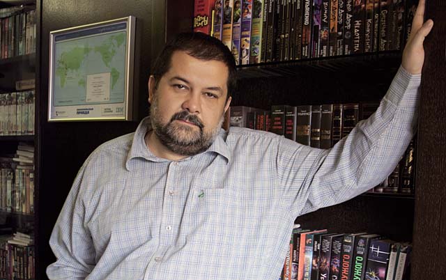 Российский писатель Лукьяненко попал в базу «Миротворца» как провокатор и пропагандист