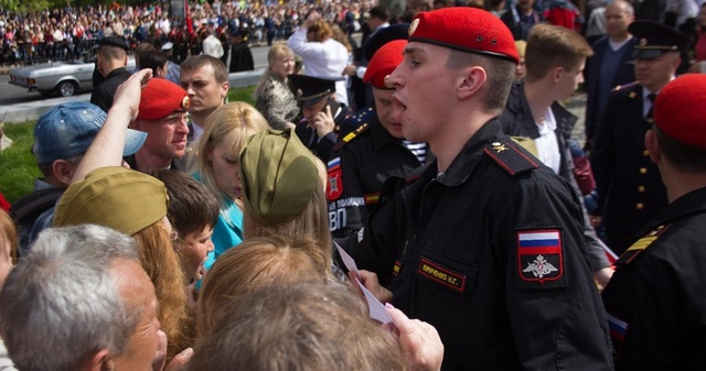 В оккупированном Севастополе устроили драки, чтобы посмотреть «парад»