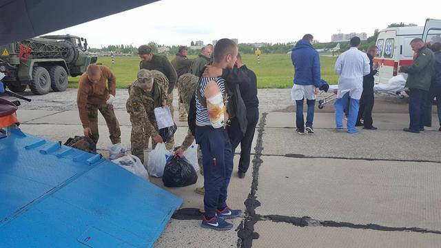 В Одессу из Донбасса привезли тяжелораненых в зоне АТО защитников Украины