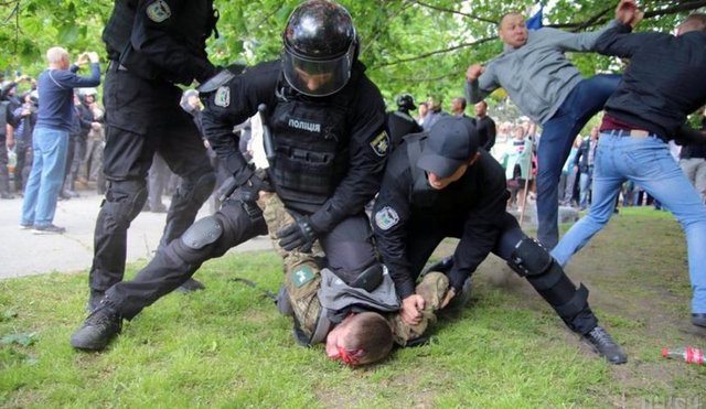 Днепр. Этот пинок патриотической общественности был-таки необходим