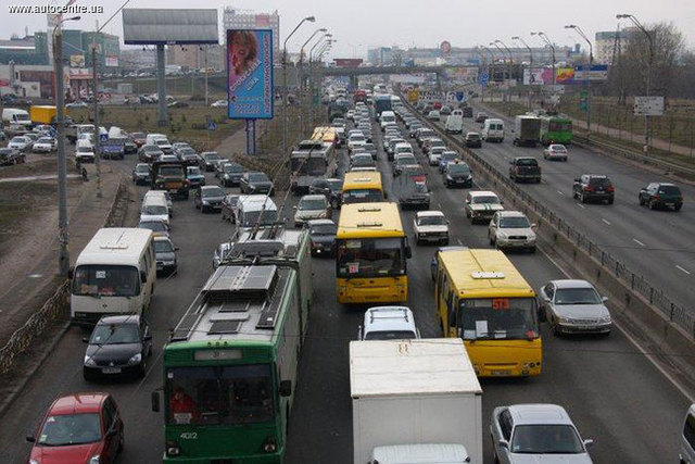 Пробки в Киеве достигли 7 баллов из-за ДТП, ремонта дорог и Евровидения