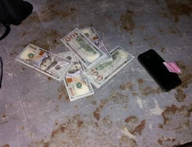 У киевлянина изъяли «утеплитель» из 50 тысяч долларов