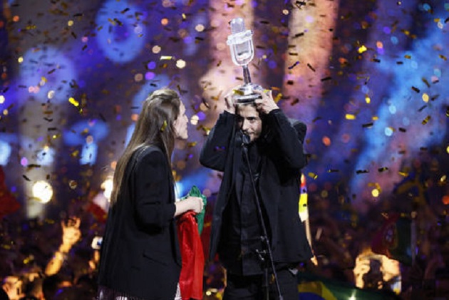 "Евровидение 2017" выиграл португалец Сальвадор Собрал