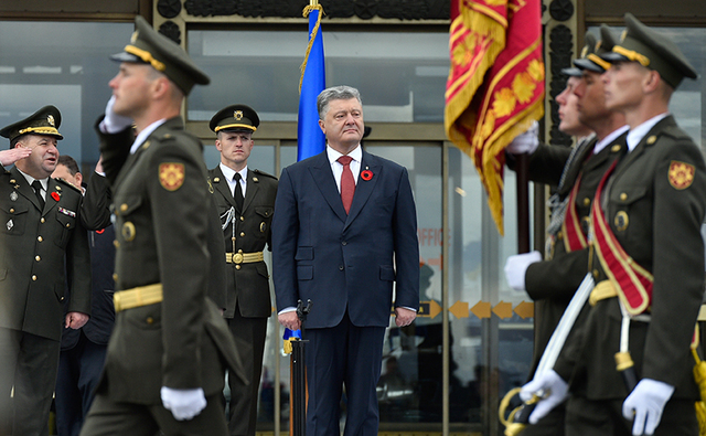 Порошенко обратился к народу Украины в знаковой для страны день