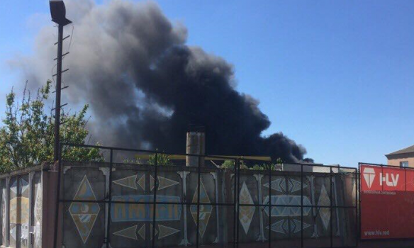 В Киевской обл. на Березанской суконной фабрике вспыхнул крупный пожар