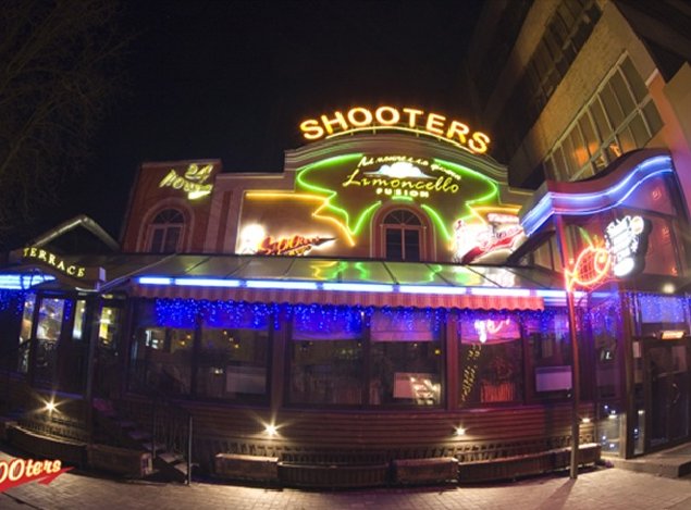 В ночном клубе "Shooters" на глазах у посетителей зверски убили молодого парня