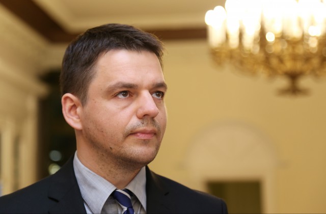 Латвийский депутат назвал россиян "вшами", которые должны убраться из его страны