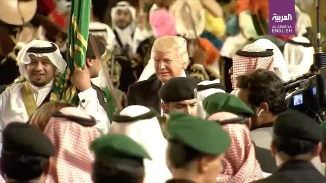 Трамп станцевал с королем Саудовской Аравии «танец с саблями»