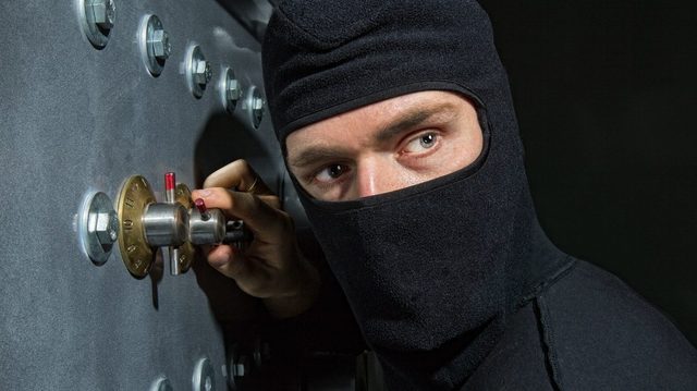 Успели за 36 секунд: молниеносная кража в Тернополе