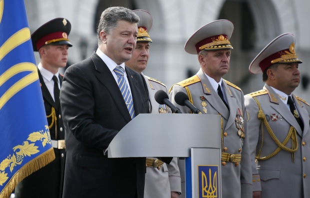 Безумное отмывание денег: эксперт прокомментировал проведение военного парада