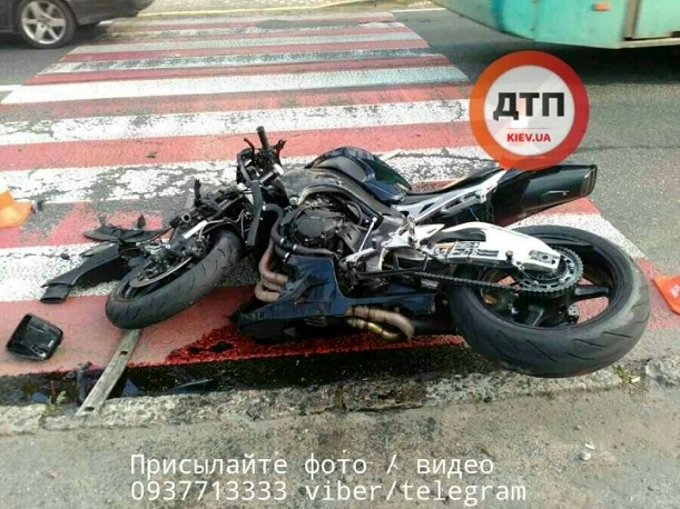 Пьяный водитель сбил мотоциклиста под Киевом