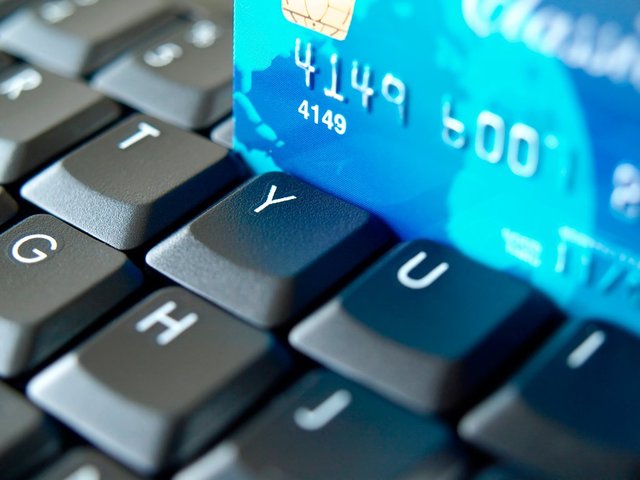 Рада хочет обложить электронные кошельки украинцев налогами