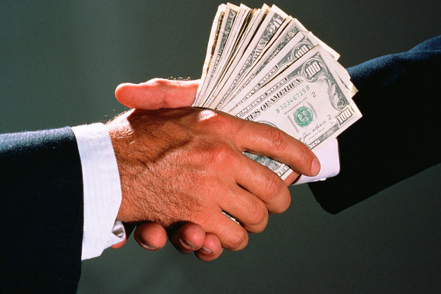 Исповедь бизнесмена: 80-90% украинского бизнеса - участники преступной группировки