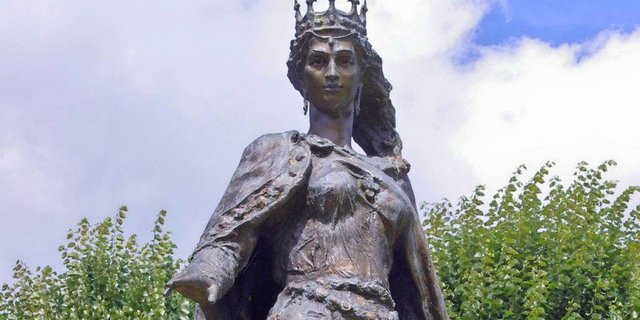 Из-за «присвоения» Путиным Анны Ярославны МИДы Украины и России устроили перепалку