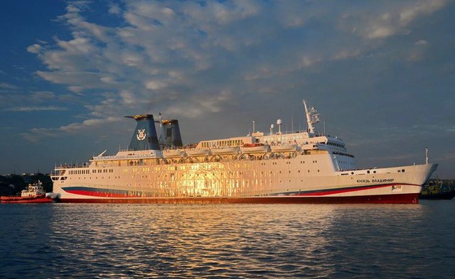 200 пассажиров российского круизного лайнера, прибывшего в Крым, попали в базу «Миротворца»