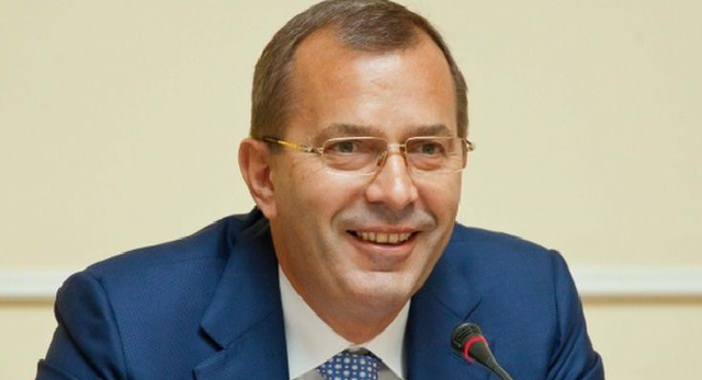 Клюев решил проблему с газами