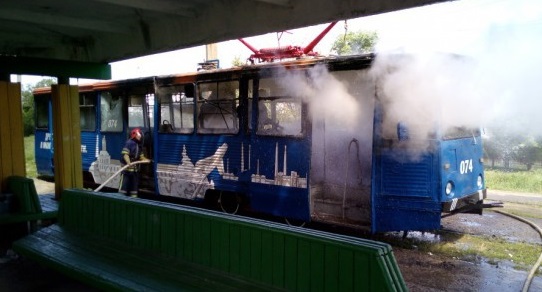В Донецкой области загорелся трамвай с пассажирами