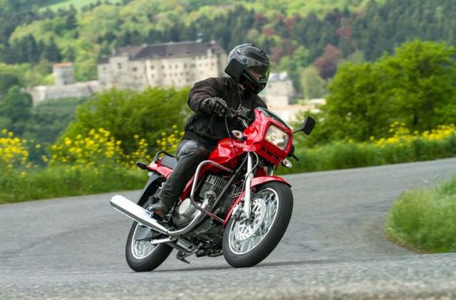 Возрождение легенды спустя десятилетия: Фото новой "Явы"