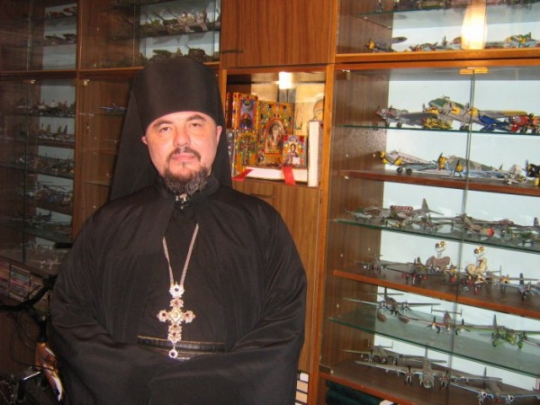 "Рот вонючий не открывай": скандально известный игумен УАПЦ всплыл в сети с угрозами