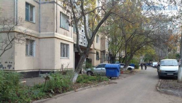 В Одессе оборвался лифт с двумя женщинами и младенцем