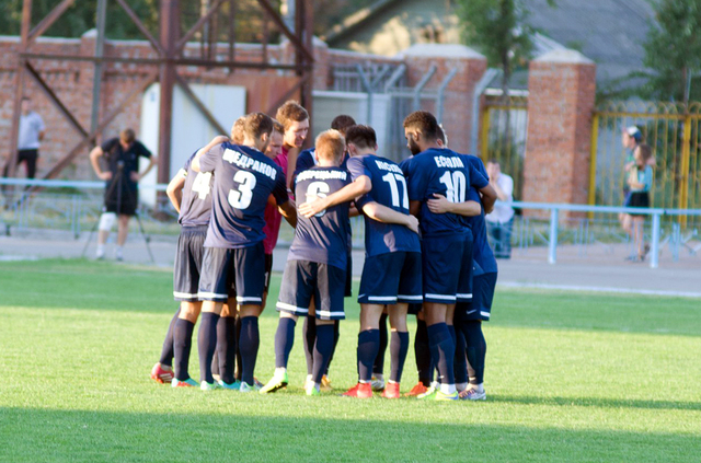 «Мы вынесем вас с вашей охраной!» – черниговские фанаты угрожают главе Федерации футбола