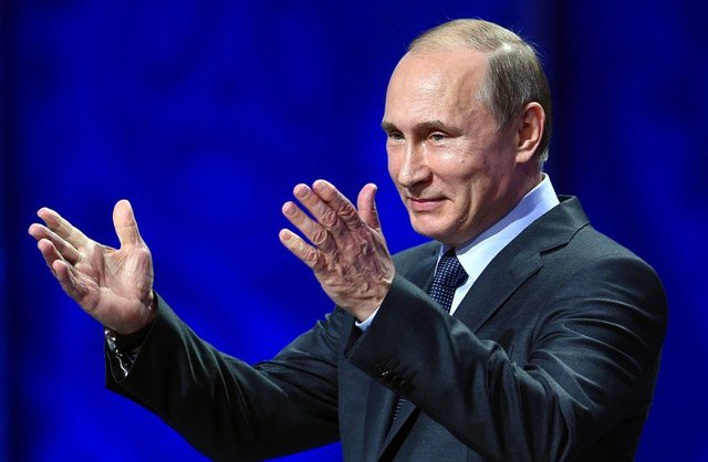 Не становись к Москве спиной