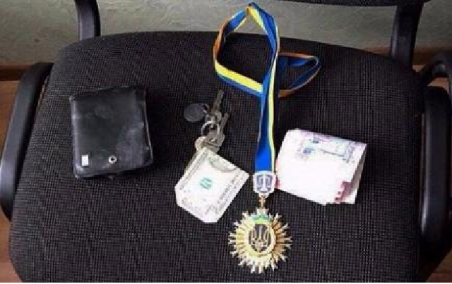 Коррумпированный судья менял решения суда на живые деньги