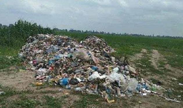 Под Киевом выгрузили 60 тонн львовского мусора