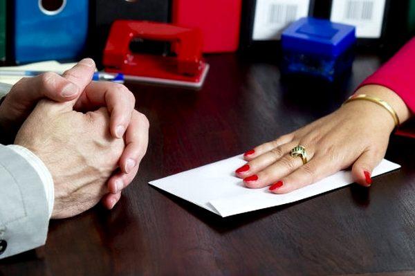 Миллионы в подарок. Как чиновники живут на одну зарплату