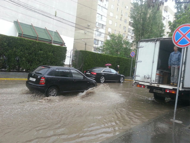 Симферополь ушел под воду
