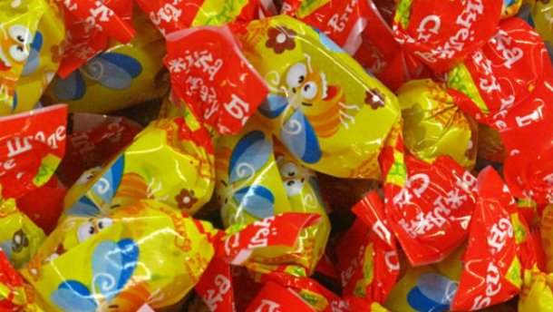 Российские СМИ придумали новый фейк о "сумасшедших пчелках" Порошенко и наркотиках