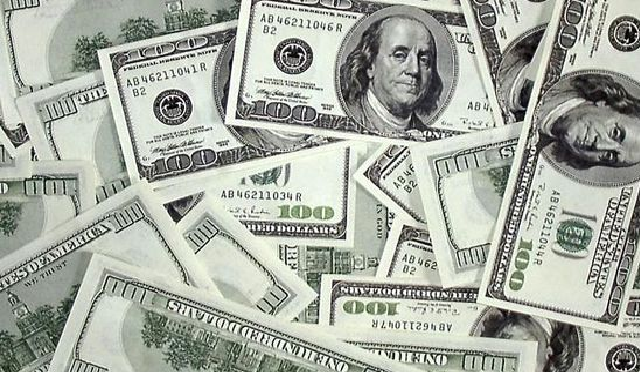 Главные вести бизнеса: банкиры назвали психологическую отметку, на которую нацелился доллар