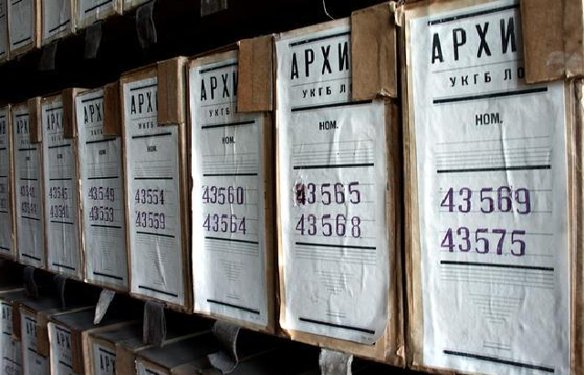Архивы в Украине: глумление над своей историей
