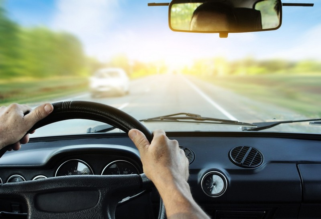 Украинских водителей до 2020 года обяжут пользоваться сезонными шинами и проходить наркологические и психологические осмотры