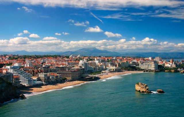 Власти Биаррица подтвердили покупку семьей Путина двух шикарных вилл на французском курорте