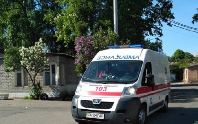 Над медиками устроили самосуд из-за смерти пациента: шокирующие подробности