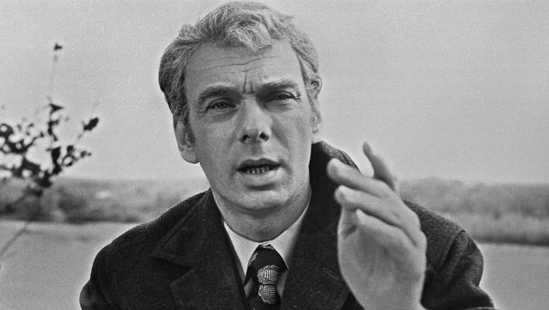 Умершему Баталову припомнили его позицию по Крыму