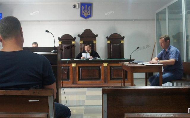 В Николаеве начался суд над мужчиной, похитившем из-под стен мэрии сотрудницу исполкома