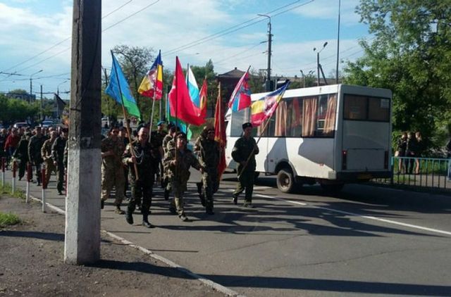 Новый образ «ихтамнетов» Путина: забавное ФОТО из оккупированного Алчевска