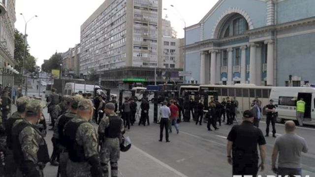 Радикалы не смогли заблокировать место проведения Марша равенства в центре Киева