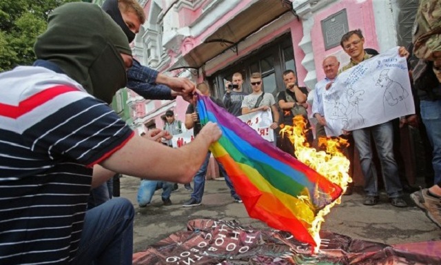 На ЛГБТ-марше задержали шестерых ОУНовцев