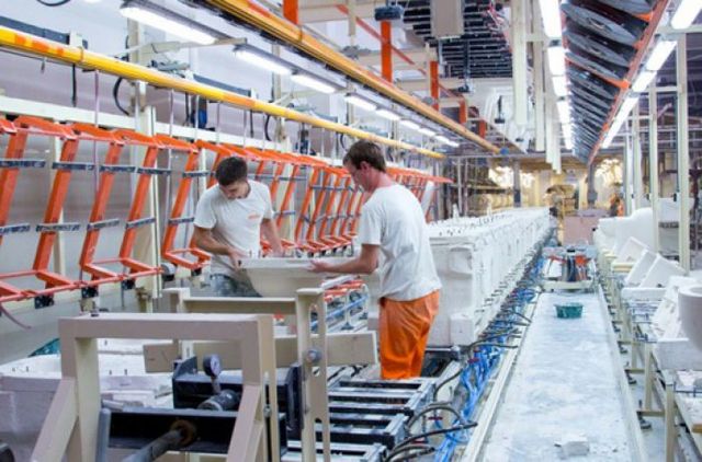 Первые результаты безвиза: поляки уезжают – украинцы приезжают