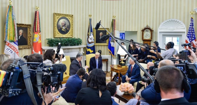 Это победа: на встрече Порошенко с Трампом сделали знаковое фото