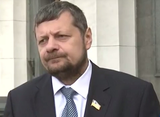 Мосийчук: В офис Радикальной партии в Киеве пытаются попасть люди без опознавательных знаков