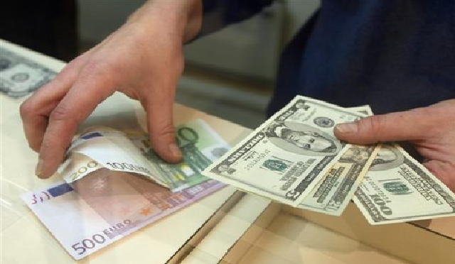 С понедельника в Украине заработают новые правила наличного обмена валюты