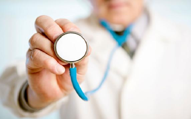 На Закарпатті затримали лікаря райлікарні на хабарі