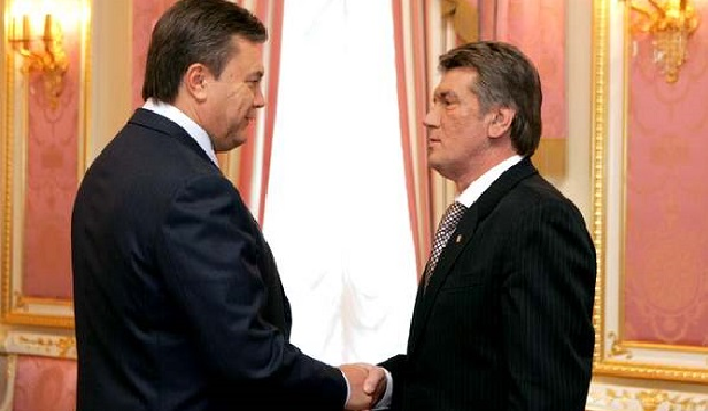 Ющенко собственными руками привел, реанимировал и поставил во главе государства криминального авторитета, мафиози, – Тимошенко